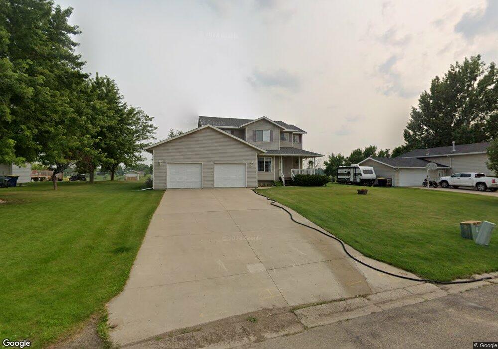 907 9th St SW, Jamestown, ND 58401 - photo 1
