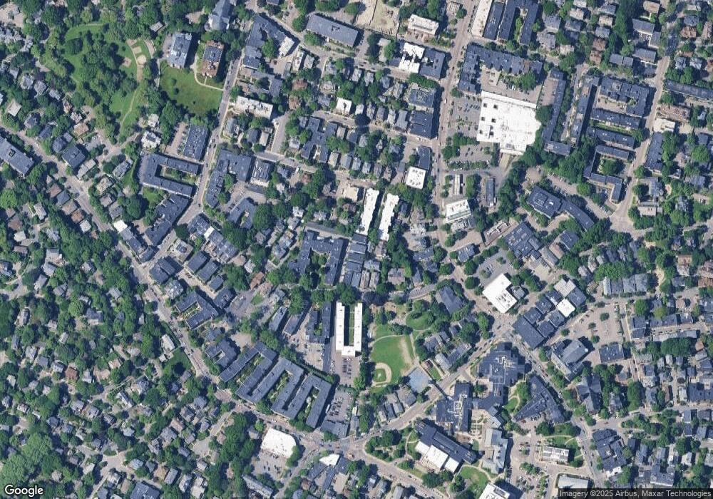 7 Washburn Terrace unit 4-bed 1.5-bath, Brookline, MA 02446 - photo 1