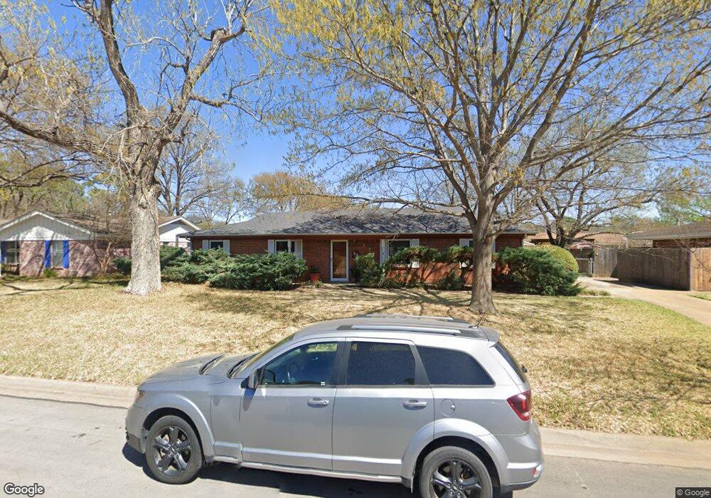 212 Cooper Dr, Hurst, TX 76053 - photo 1