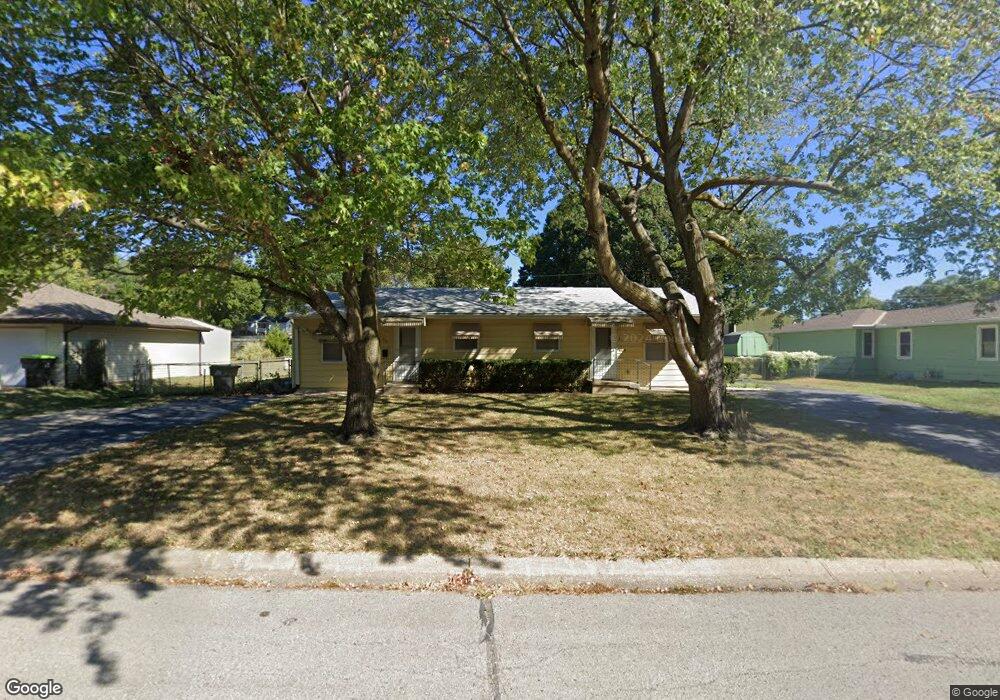 811 and 813 NW B St, Blue Springs, MO 64015 - photo 1