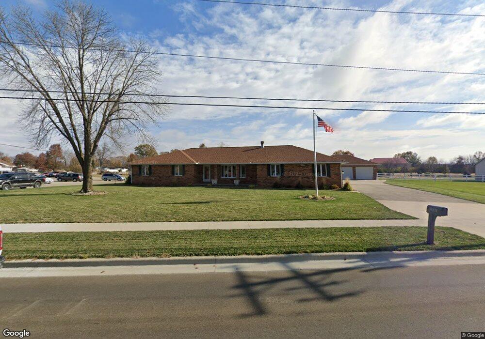 808 N Henrietta St, Effingham, IL 62401 - photo 1