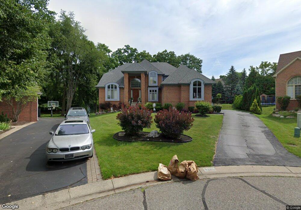 3271 Springbrook Ct, West Bloomfield, MI 48324 - photo 1