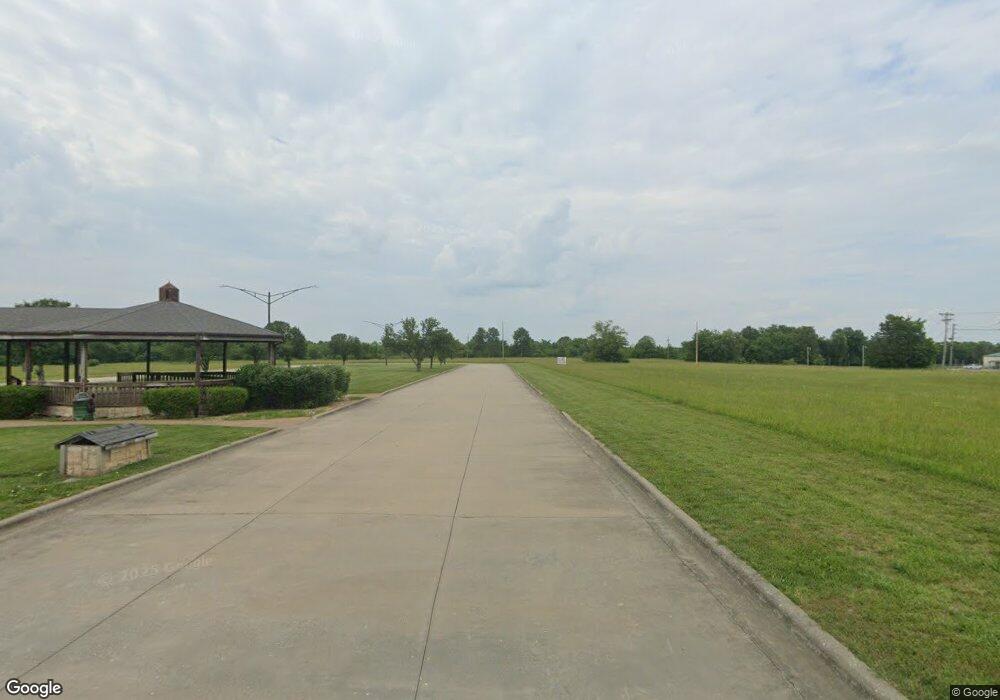 240 Davis Dr, Bolivar, MO 65613 - photo 1