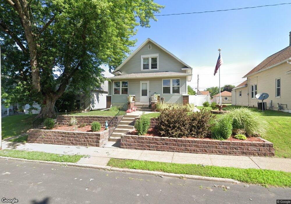 1632 W 13th St, Davenport, IA 52804 - photo 1
