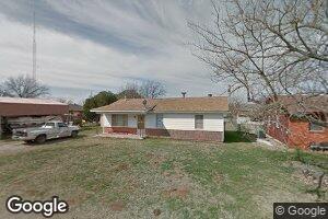 902 N Oak St, Waurika, OK 73573