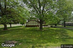 302 Melody Ln, Virden, IL 62690