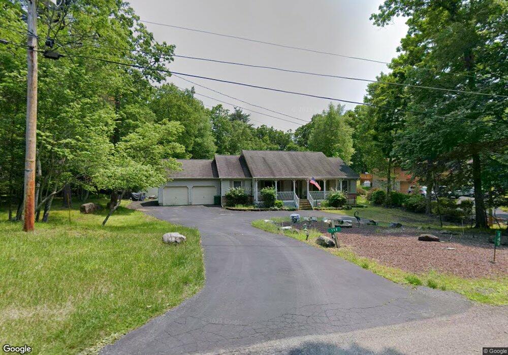 149 Rabbit Ct, Bushkill, PA 18324 - photo 1