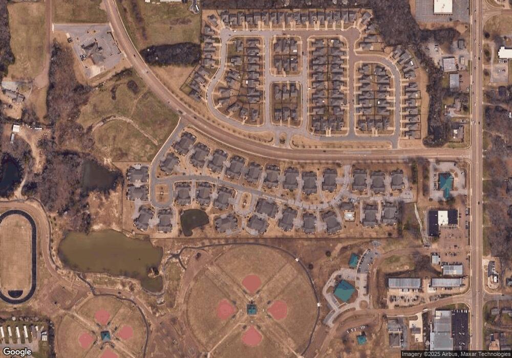 8758 Parkview Oaks Cir, Olive Branch, MS 38654 - photo 1