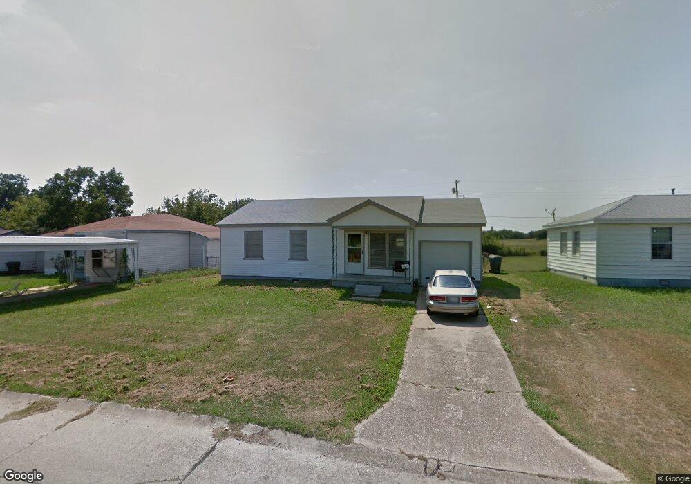 1823 Comanche St, Ardmore, OK 73401 - photo 1