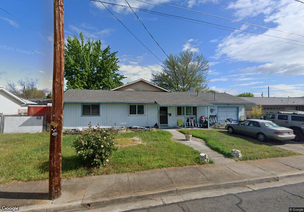 725 Ash St, Central Point, OR 97502 - photo 1