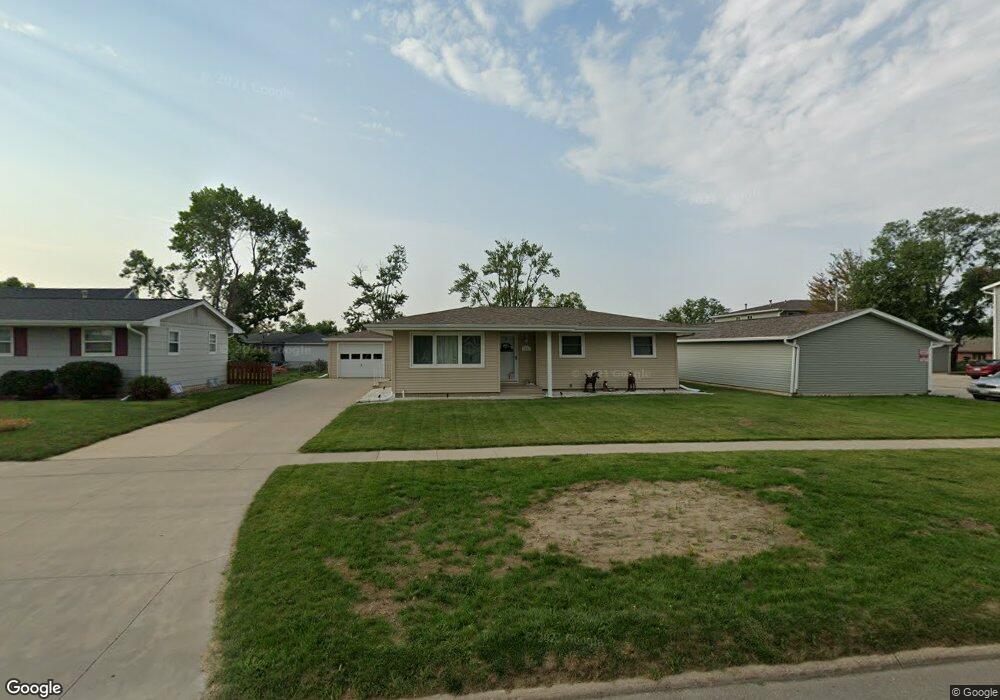 1605 Grand Ave, Marion, IA 52302 - photo 1