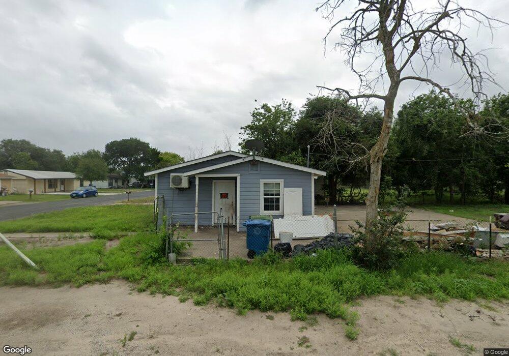 1811 N Washington St, Beeville, TX 78102 - photo 1