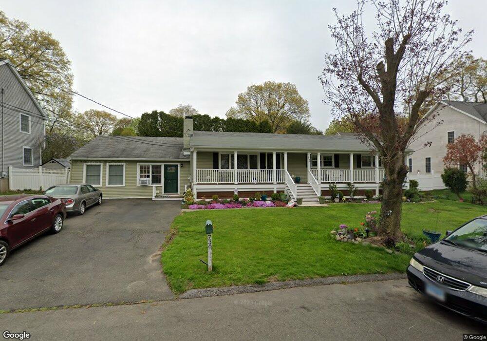 736 Robin Ln, Stratford, CT 06614 - photo 1