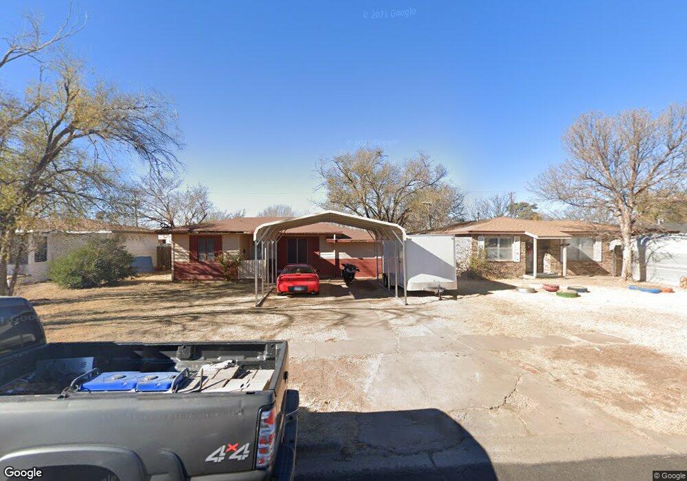 309 Juanita St, Plainview, TX 79072 - photo 1