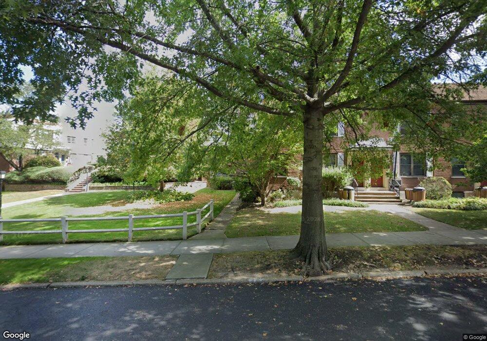 69-97A E Park Dr unit A, Kew Garden Hills, NY 11367 - photo 1