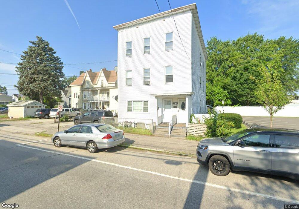 136 Beech St, Manchester, NH 03103 - photo 1