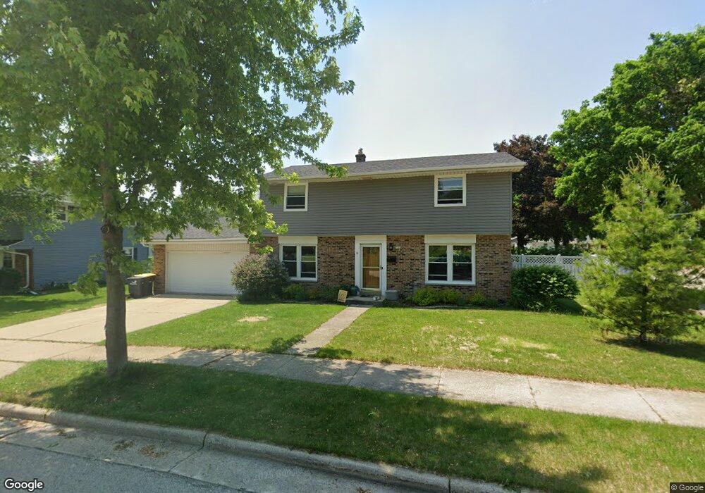 2114 Butler Dr, Waukesha, WI 53186 - photo 1