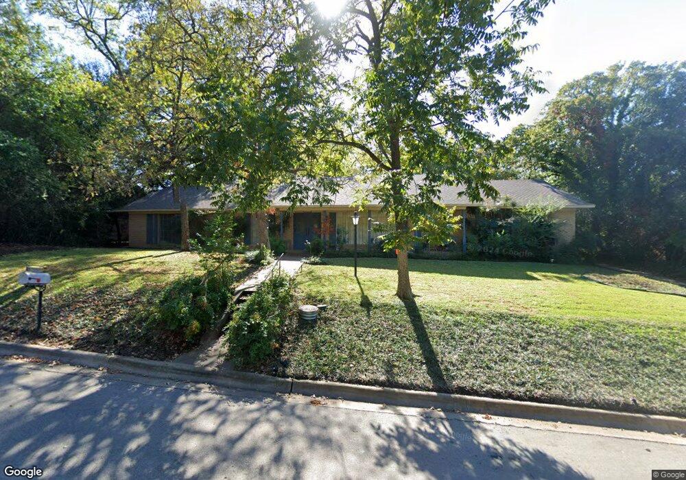 1406 Ridgecrest Cir, Denton, TX 76205 - photo 1