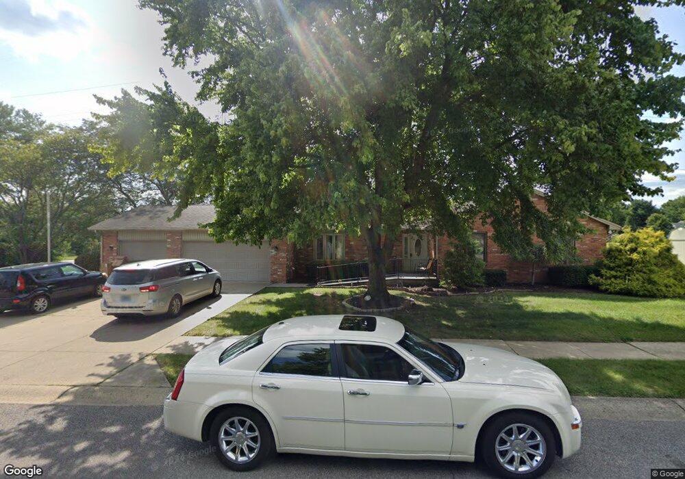 3514 Greenbriar Dr, Columbus, IN 47203 - photo 1