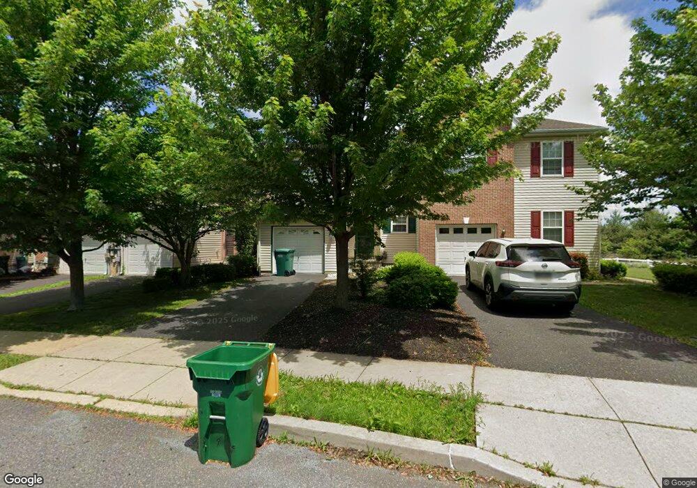 6885 Hunt Dr unit 679, Macungie, PA 18062 - photo 1