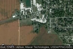 16 Wabash Ave, Carthage, IL 62321