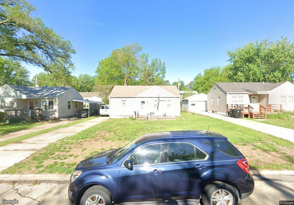 621 SW Vesper Ave, Topeka, KS 66606 - photo 1