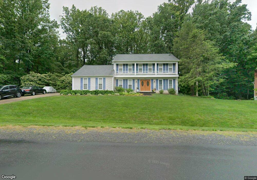 10405 Heritage Landing Rd, Burke, VA 22015 - photo 1