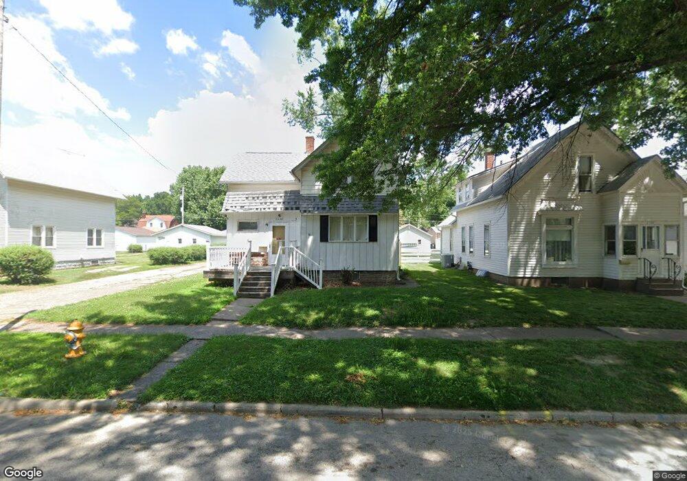 2336 W 1st St, Davenport, IA 52802 - photo 1