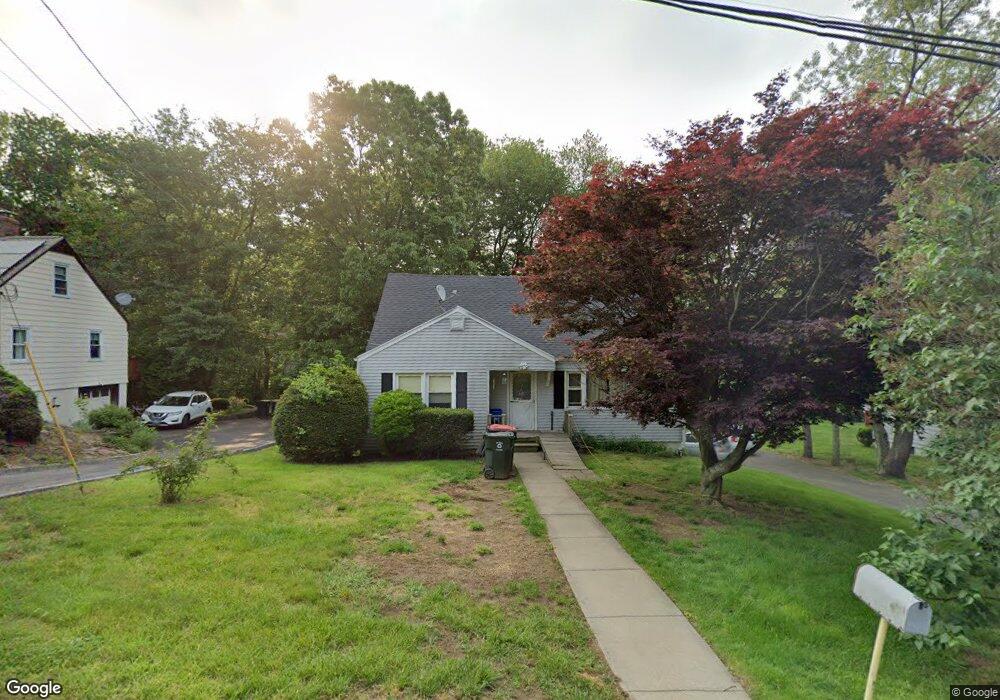 10 Round Hill Rd, Trumbull, CT 06611 - photo 1