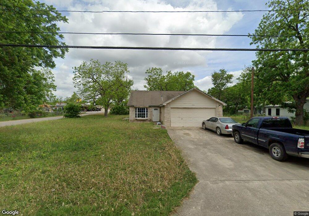 956 E Weinert St, Seguin, TX 78155 - photo 1