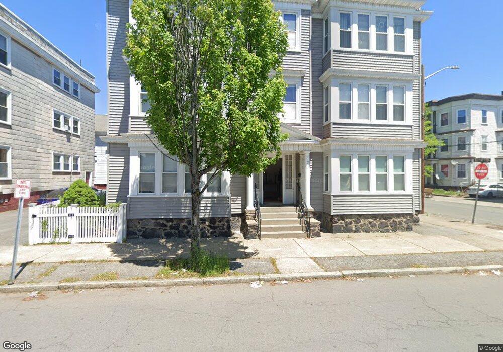 121 Johnson St unit 4, Lynn, MA 01902 - photo 1