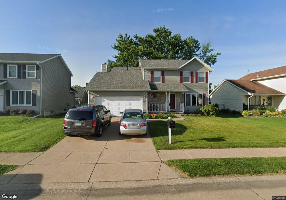 2325 W 60th Place, Davenport, IA 52806 - photo 1