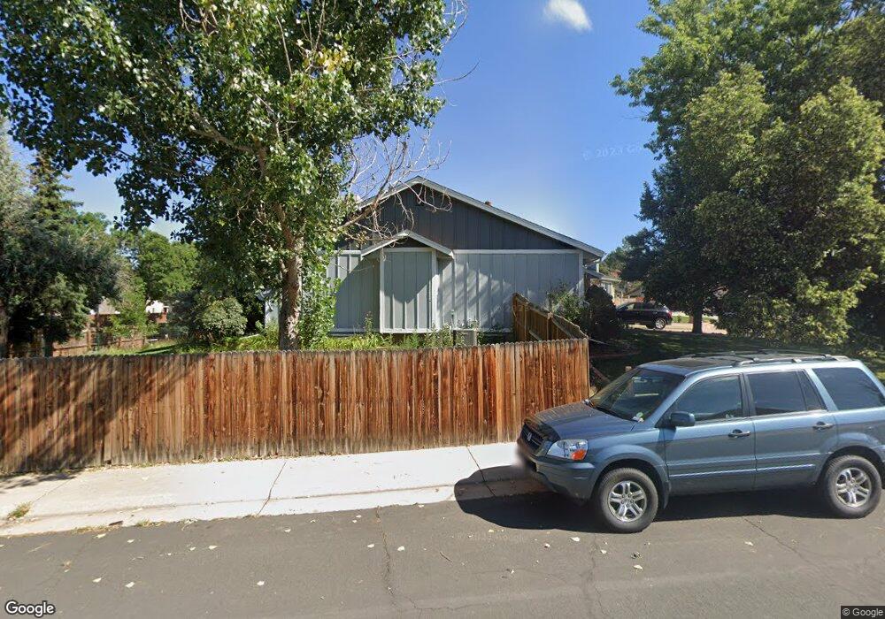 627 S Laredo Cir, Aurora, CO 80017 - photo 1