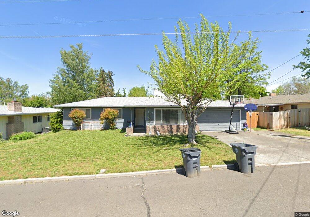 205 Windsor Way, Central Point, OR 97502 - photo 1