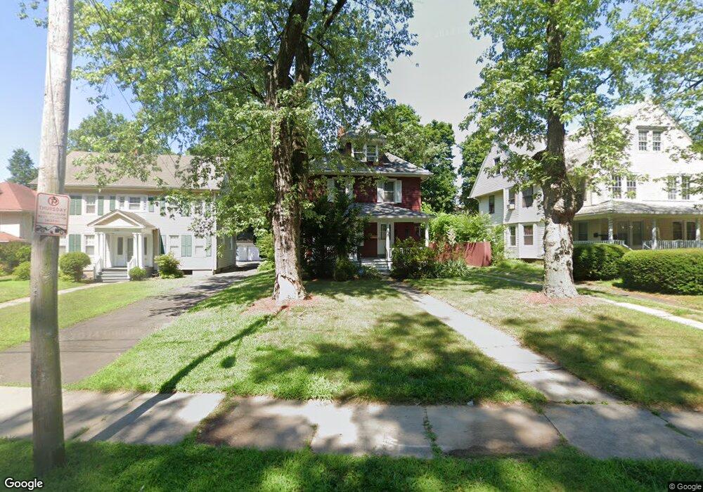 231 Ridgefield St, Hartford, CT 06112 - photo 1