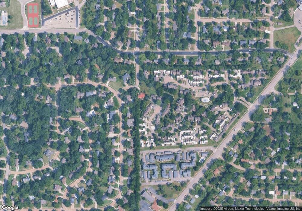 61 SW Pepper Tree Ln, Topeka, KS 66611 - photo 1