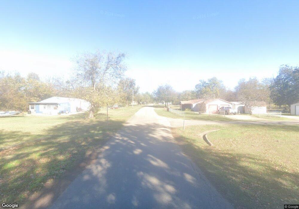 902 S E St, Hugo, OK 74743 - photo 1
