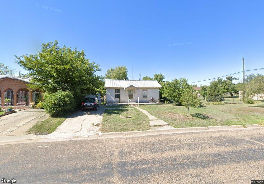 1022 S Klein Ave, Dumas, TX 79029 - photo 1