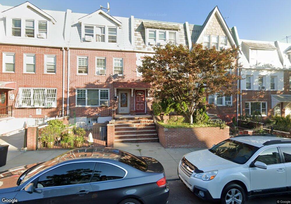 2048 33rd St, Astoria, NY 11105 - photo 1