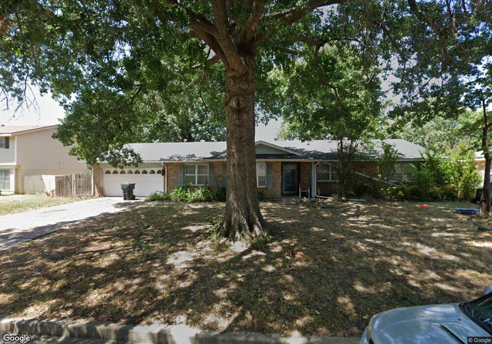 238 E 17th St, Claremore, OK 74017 - photo 1