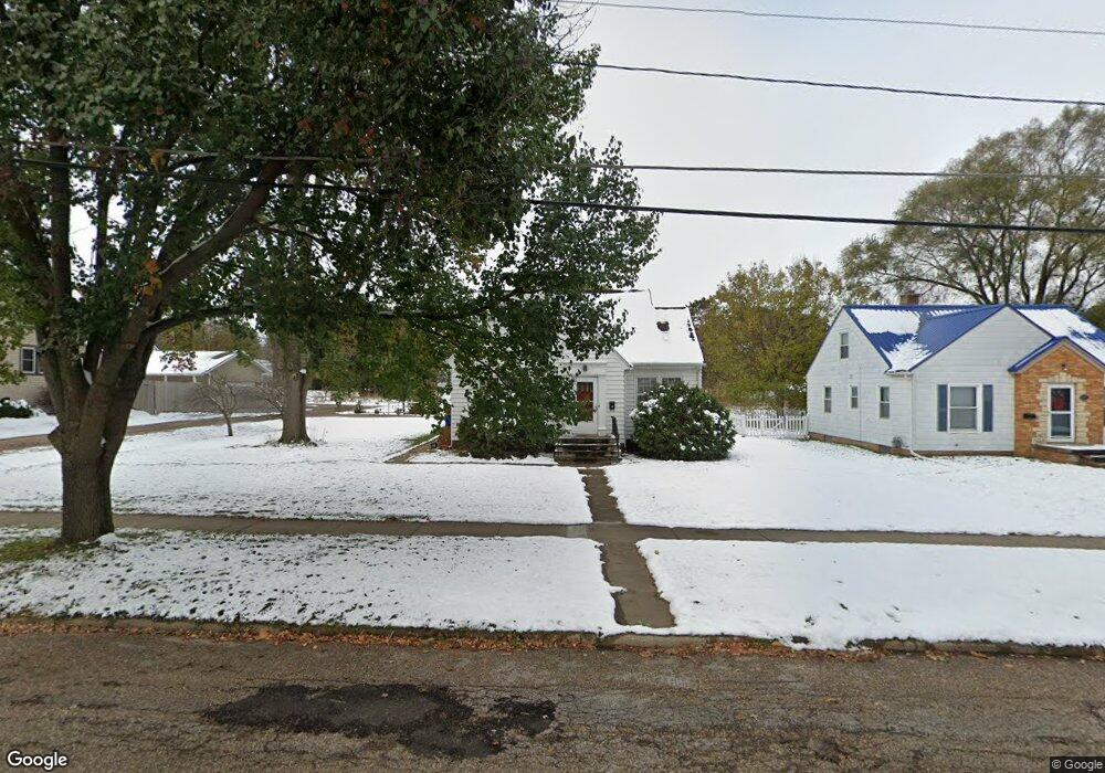 1926 2nd St SW, Cedar Rapids, IA 52404 - photo 1