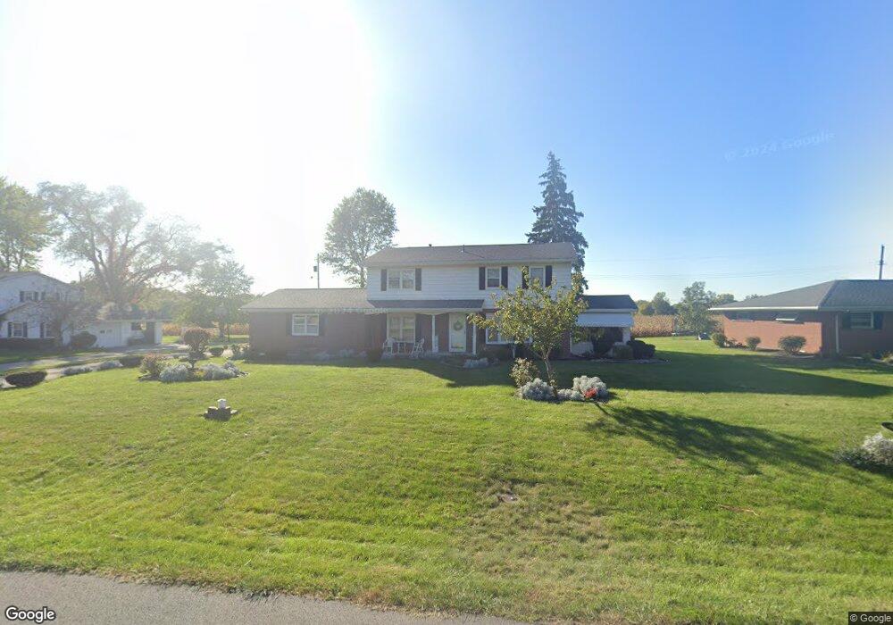 1470 Riverview Dr, Lima, OH 45805 - photo 1