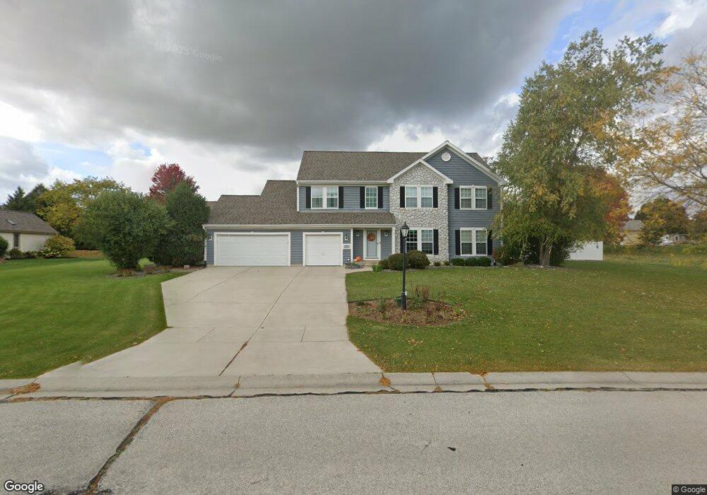W145N7127 Northwood Dr, Menomonee Falls, WI 53051 - photo 1