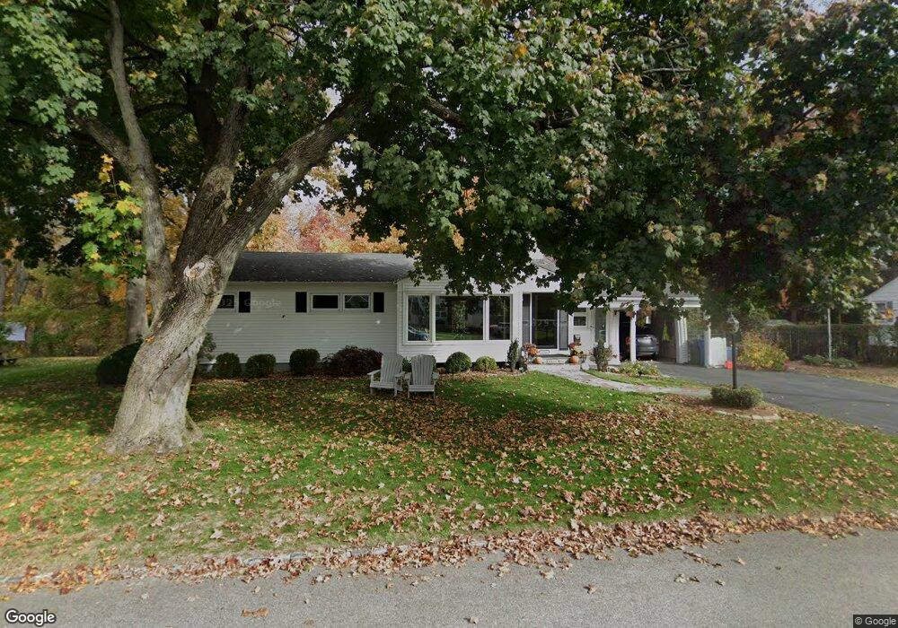 124 Whitewood Dr, Cranston, RI 02920 - photo 1