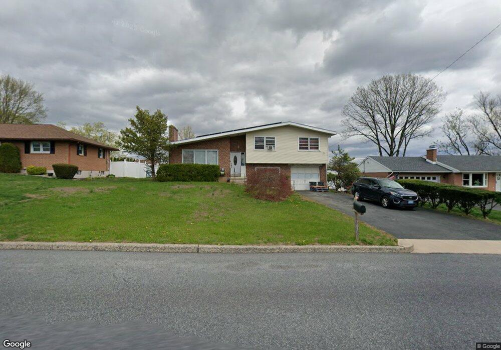 3419 Stoudts Ferry Bridge Rd, Reading, PA 19605 - photo 1