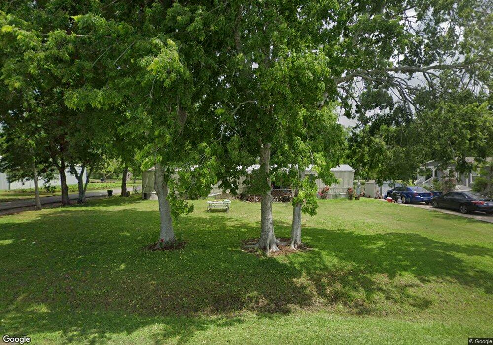 301 E Camp St, Brazoria, TX 77422 - photo 1