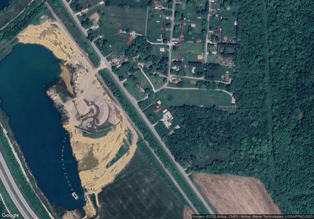 36114 Hocking Dr, Logan, OH 43138 - photo 1