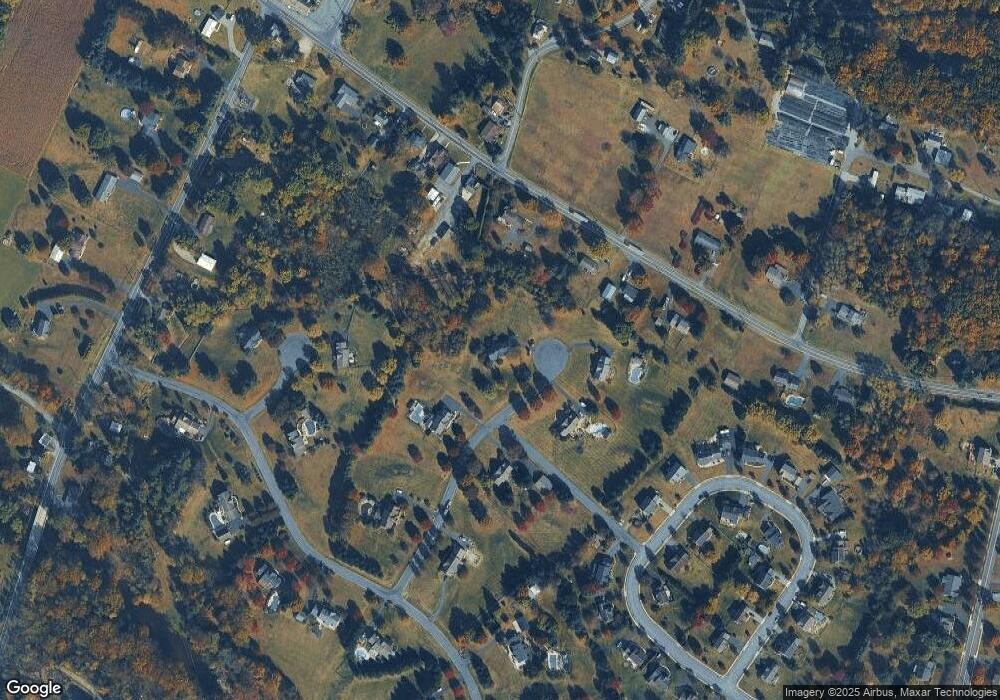 16 Seneca Ct, Douglassville, PA 19518 - photo 1