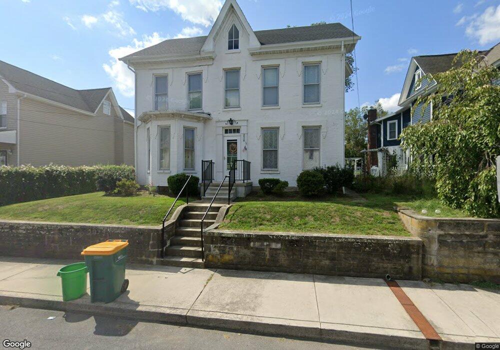 216 W 2nd St, Waynesboro, PA 17268 - photo 1