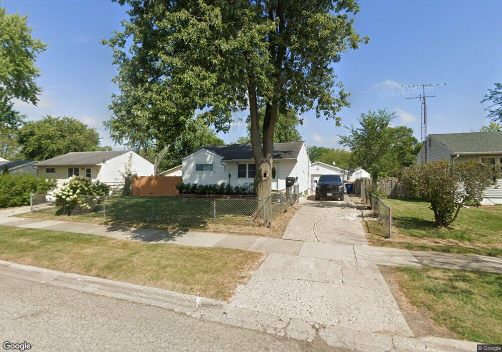 2301 Shawnee Rd, Waukegan, IL 60087 - photo 1